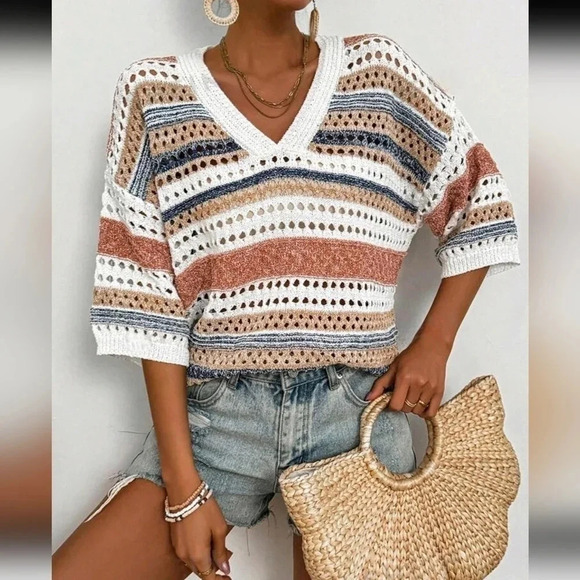Women's Z Cutout Striped Knitted Top - Picture 4 of 5